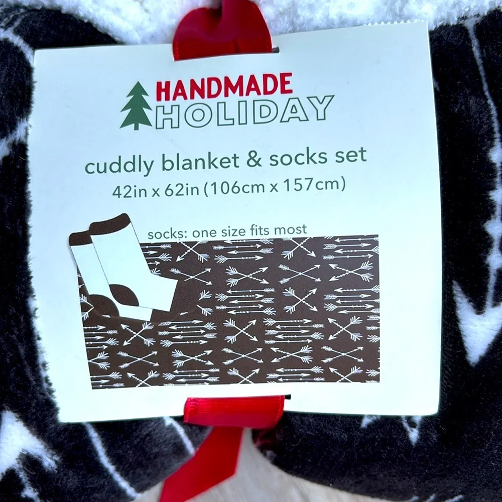 Cuddly Blanket and Socks Set